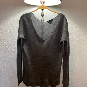 100% Marino Wool blend - A/X V-neck
